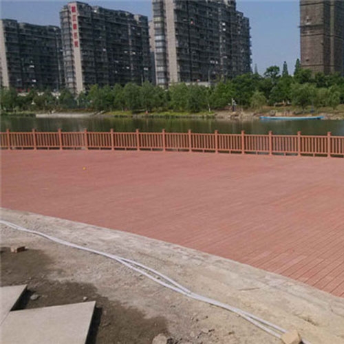 北京广科大木塑分享塑木材料、塑钢材料和防腐板的区分和优缺点